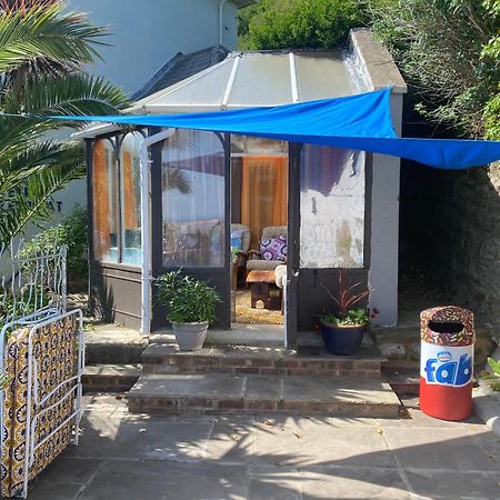 The Retro Retreat With Free Parking Apartment Hastings Exterior photo