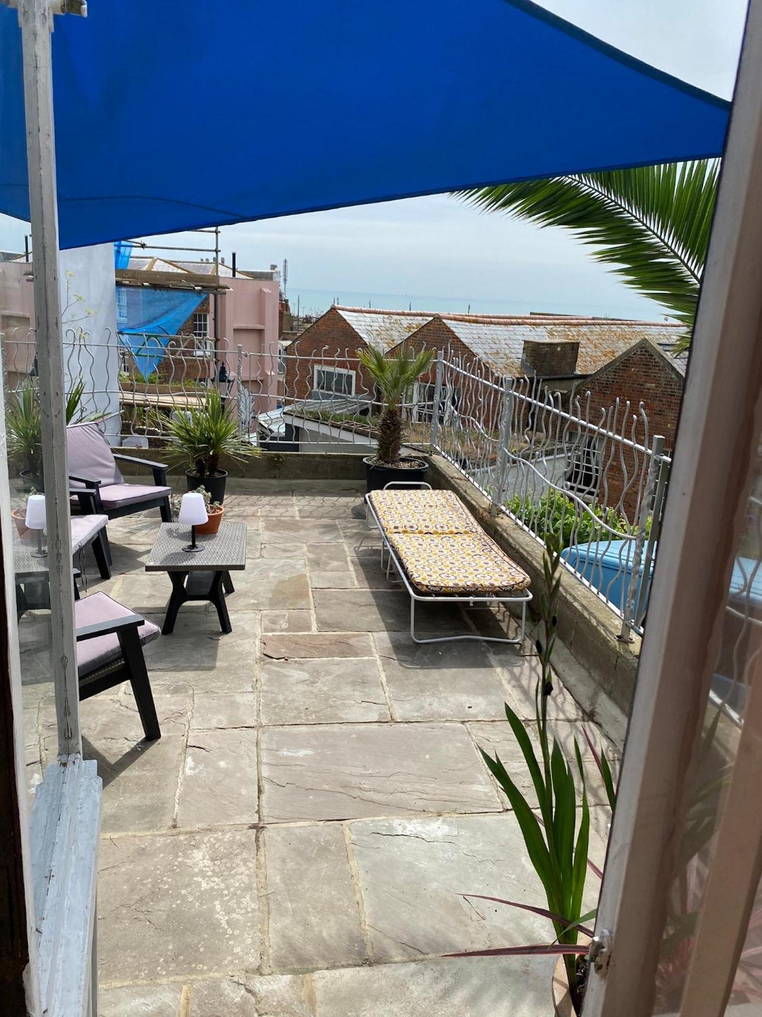 The Retro Retreat With Free Parking Apartment Hastings Exterior photo